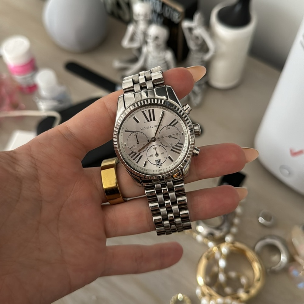 Michael Kors watch - Picture 3 of 3